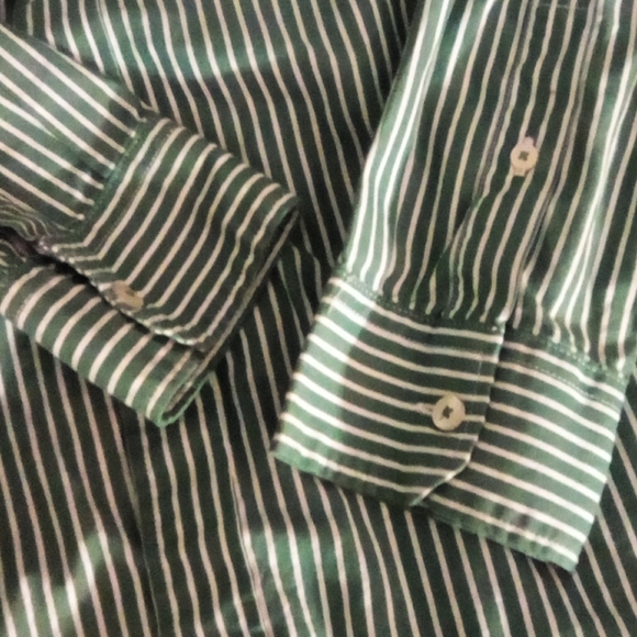 American Eagle 🦅 Outfitters Classic Fit (Dress Shirt) - Picture 2 of 3